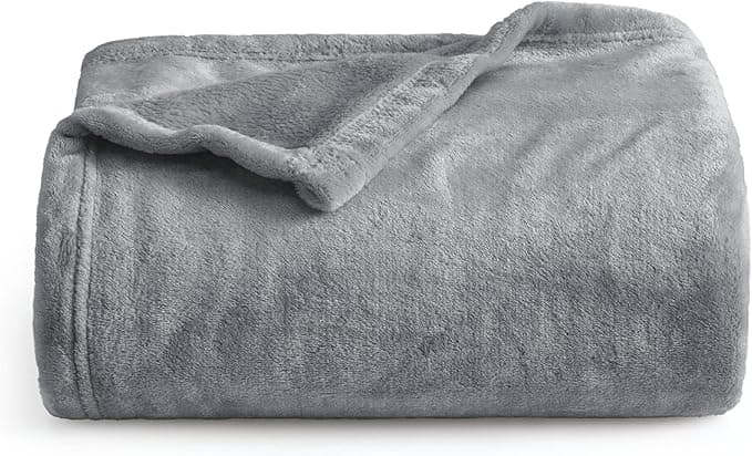 Bedsure silver grey fleece throw blanket 150x200cm on sofa